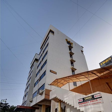 Hotel Savshanti Towers Vadodara Exterior photo