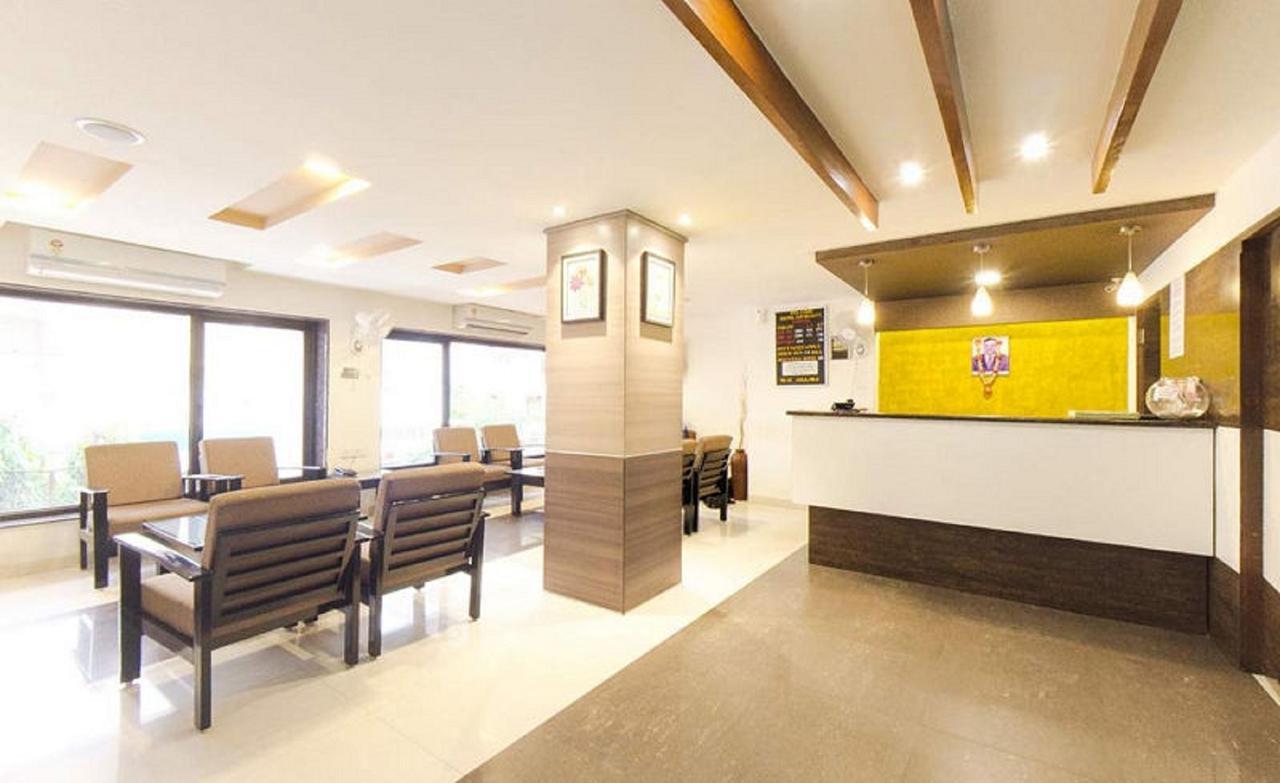 Hotel Savshanti Towers Vadodara Exterior photo